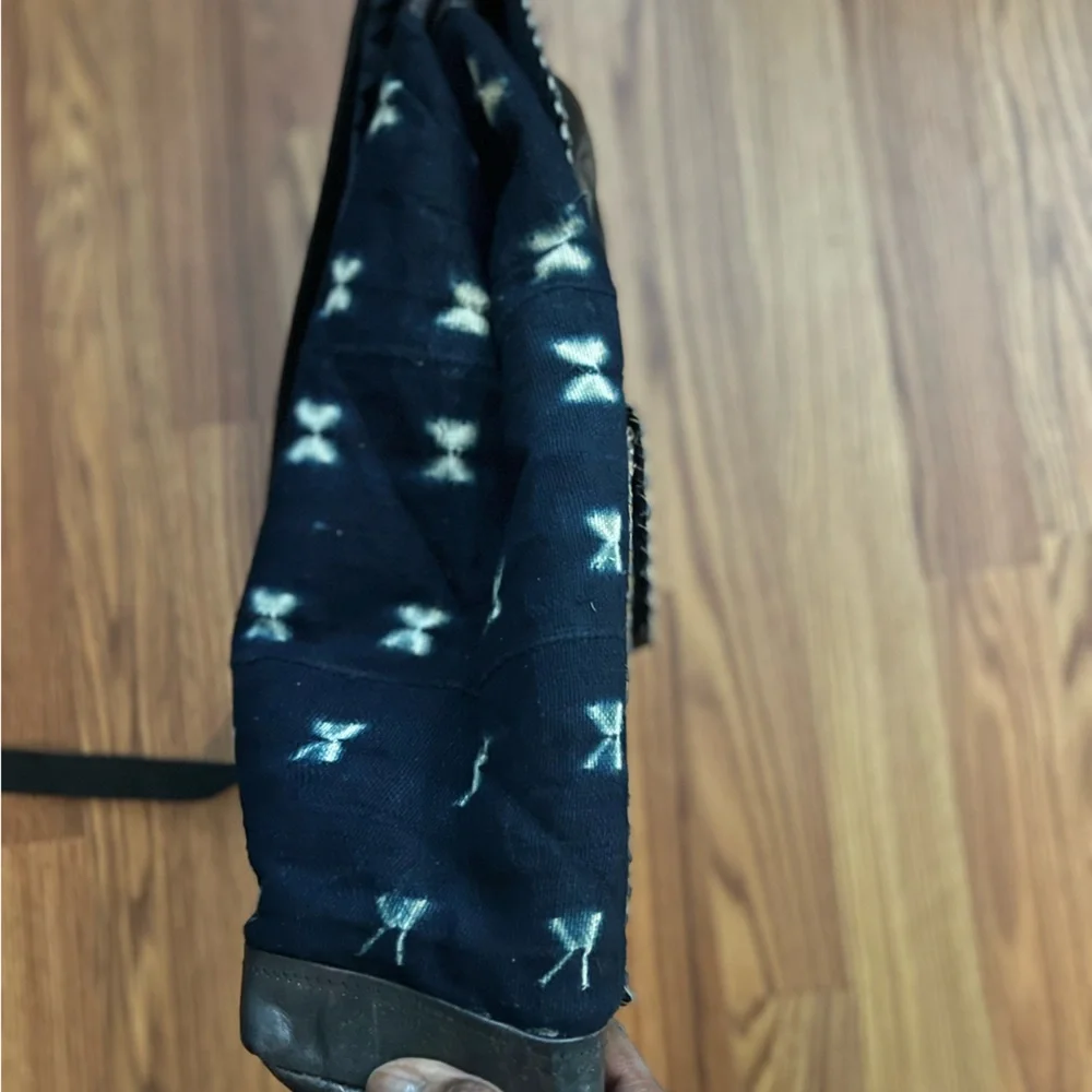 Backpack - Picture 2 of 7